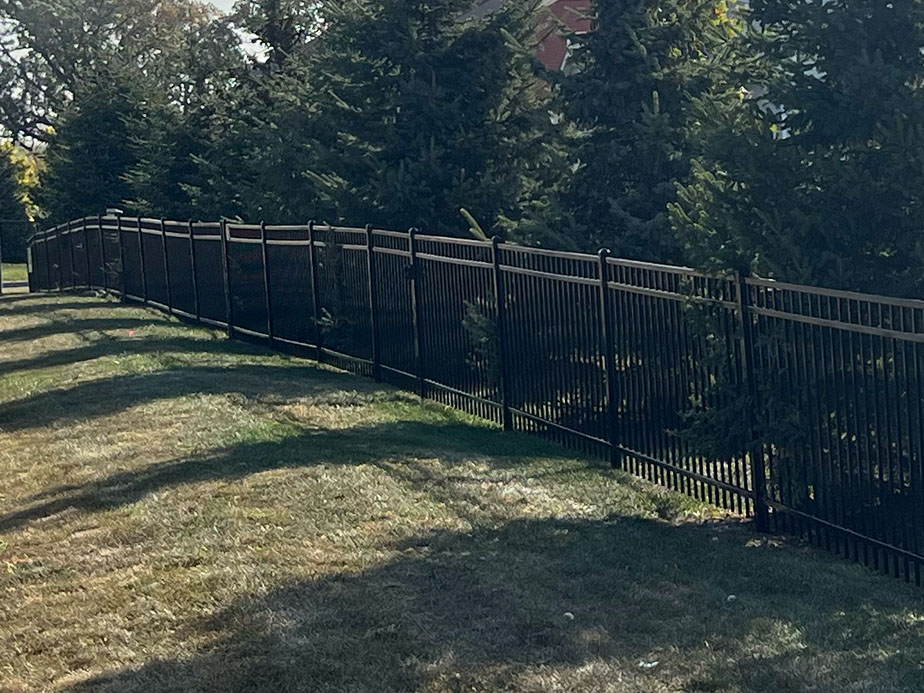 Blaine Minnesota commercial fencing company