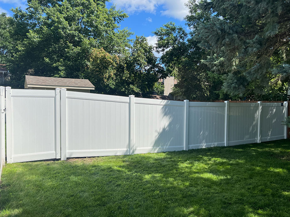 Coon Rapids Minnesota privacy fencing